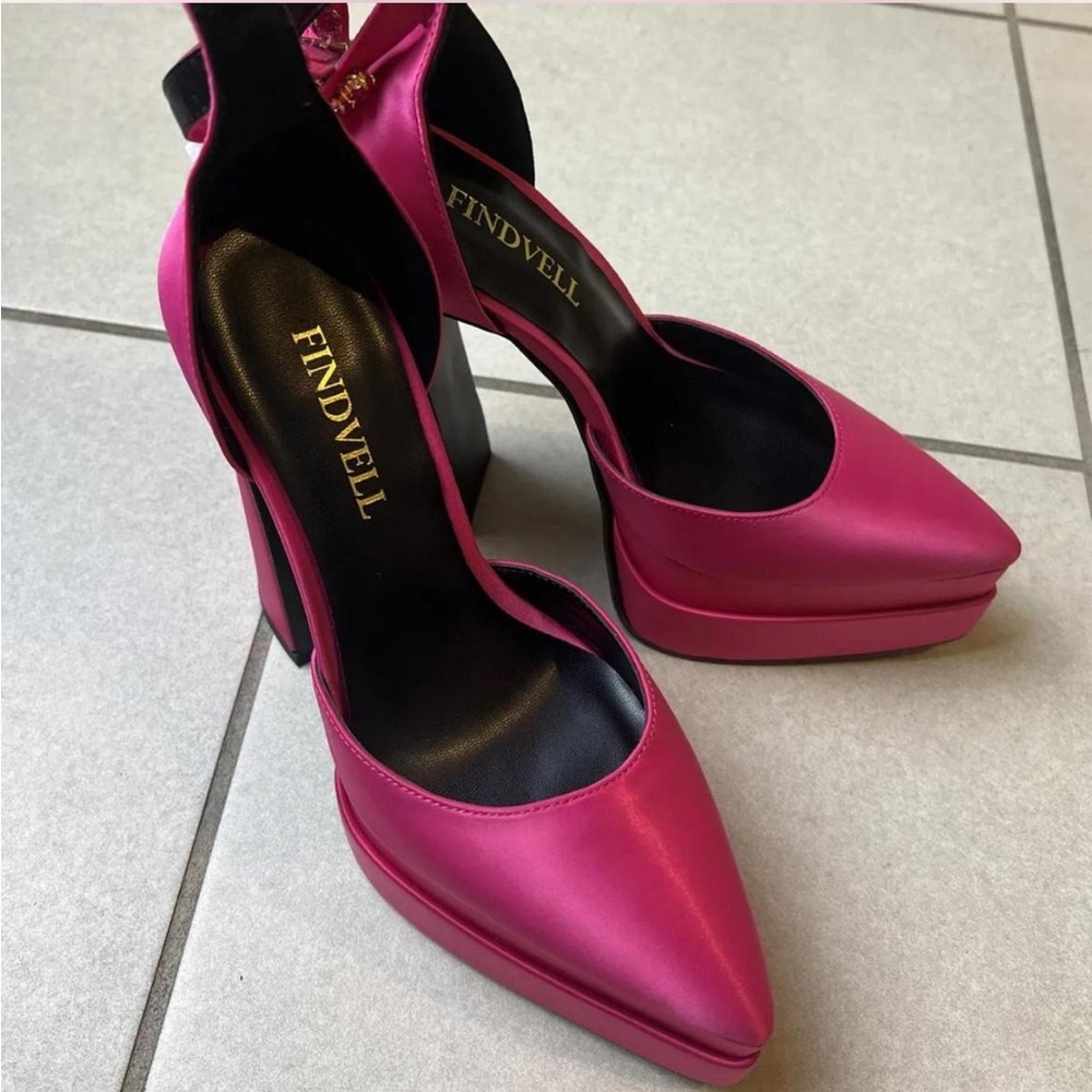 Chunky Hot Pink Platform Heels - Picture 7 of 7